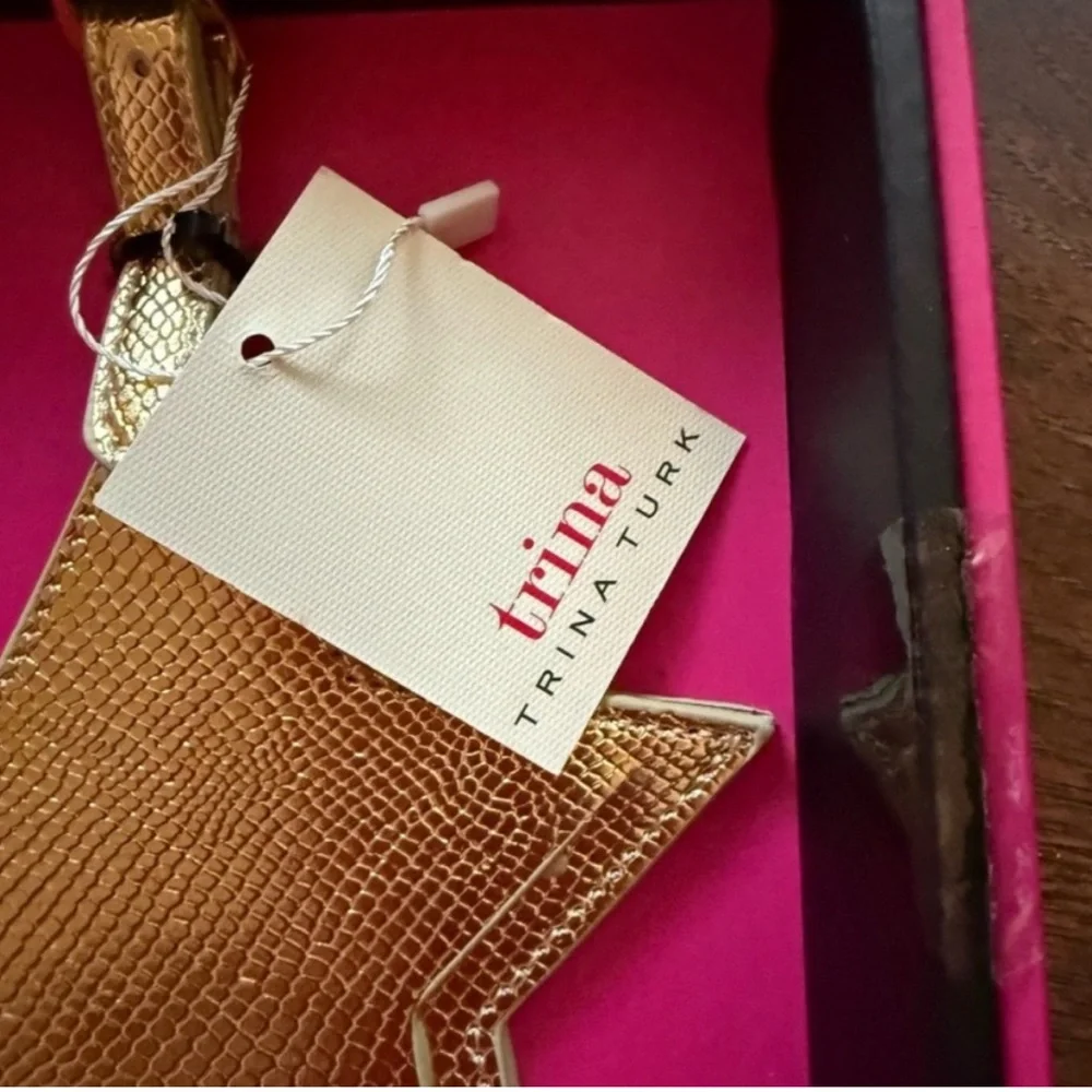 Trina Turk Gold Travel Set - Passport Holder & Star Keychain
NWT IN BOX - Picture 3 of 5